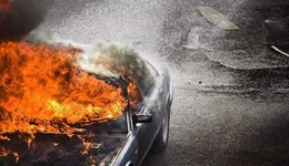 新能源風(fēng)口這八年，車企還在“打嘴炮”