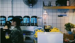 新茶飲內(nèi)卷，供應(yīng)商悶聲造富