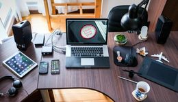 消费电子，“冻死在夏天”