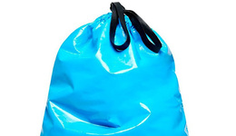 萬元新包像垃圾袋爭議背后：奢侈品行業(yè)的狂奔、內卷和焦慮