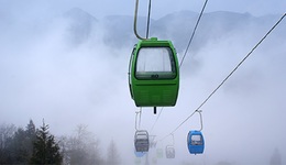 湖北富豪艾路明被深交所公開譴責(zé)，一手打造的當(dāng)代系陷入債務(wù)危機(jī)