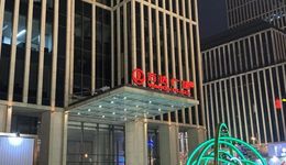 王健林“回来了”？