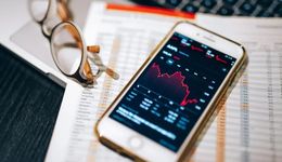 腾讯音乐的十字路口