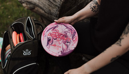 烧钱又上头，小众运动里的“大生意”