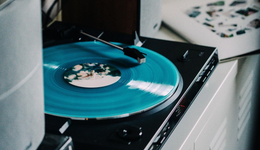 騰訊vs網(wǎng)易爭(zhēng)音樂(lè)流量，社交平臺(tái)尋“存在感”