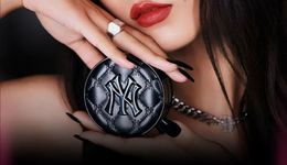 美妆赛道成香饽饽，又一服饰品牌入局