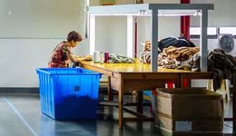 崛起的“银发”主播族背后：百万粉丝与被重塑的嘉兴