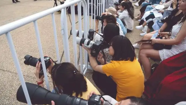 偶像,粉丝经济,人设,娱乐