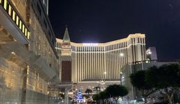 “澳门新赌王”周焯华迎来“审判日”，“头号爱将”卢启邦接盘2家上市公司