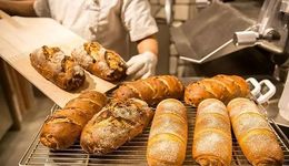 华莱士老板卖面包：3年开店200家，毛利达到70%