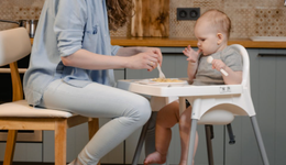 被“标准”困住的新手妈妈