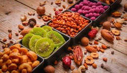 零食江湖战火再起：老网红遇瓶颈、新网红抢市场