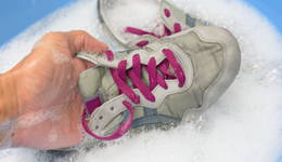 技术门槛不高、使用痛点不断，洗鞋机爆火背后的冷思考