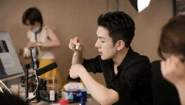 直播电商,李佳琦,行业观察,消费