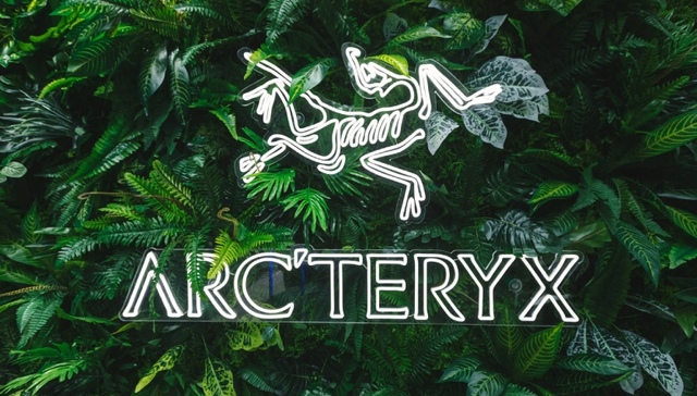 始祖鸟,北面,消费,时尚,投资