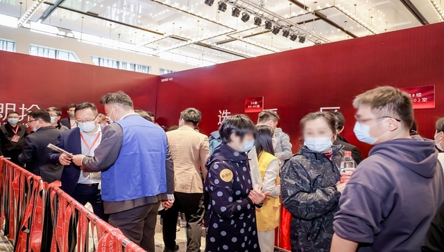 约5人选一套，产品力至上的万科爆款红盘首开告捷