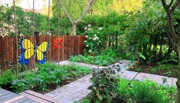 打工人的“雙面生活”：周中“卷”在城市，周末“躺”在農(nóng)村