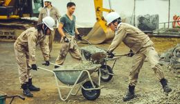 离开大厂，我去国外做蓝领