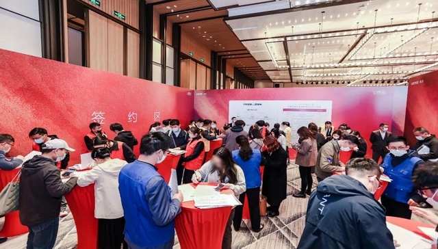 今天南京3盘齐开，288套房源基本售罄