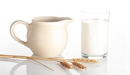 网红燕麦奶过气？被星巴克、COSTA“养大”的OATLY，亏损持续扩大后计划裁员