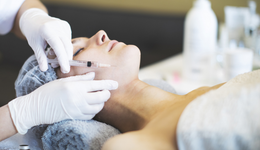 美团医美，五年大考