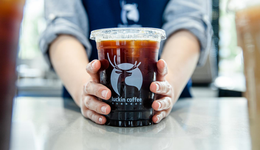 瑞幸三季度净赚超5亿元，CEO剧透将放开新一轮加盟名额