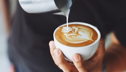 TOPBRAND | 罗永浩新公司获融资；肯德基前CEO去世；爱马仕报刊亭登陆成都太古里