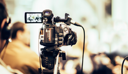 我在抖音做短?。何?00萬(wàn)，年賺百萬(wàn)