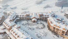 機票酒店價格暴漲，今年我們?nèi)ツ膬哼^年？