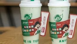 一波反向操作，新品日售60萬(wàn)杯，品牌都在玩“不正經(jīng)營(yíng)銷(xiāo)”