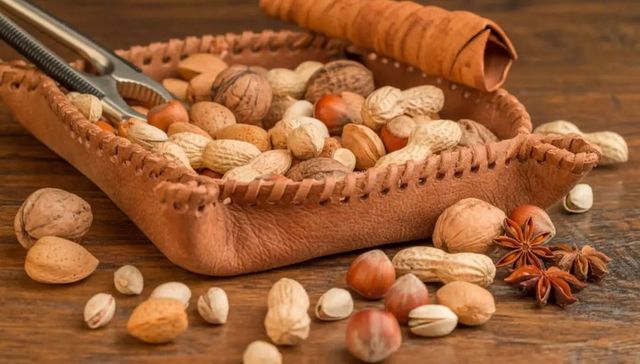 IPO,沃隆,消费,坚果,三只松鼠