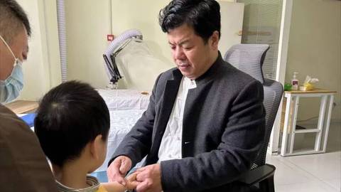 2022年度“感动青岛”道德模范王春华：妙手济天下