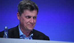 刚刚，达能新CEO交出第一份完整年报！他还为奶粉和脉动今年的走向定调