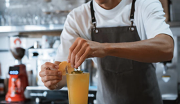 德馨食品再戰(zhàn)IPO，“賣水人”還有新故事嗎？