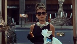 手機殼賣成奢侈品，為什么還能受到年輕人追捧？