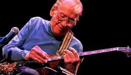 沒有吉他英雄的時代，樂器生意還能怎么做？