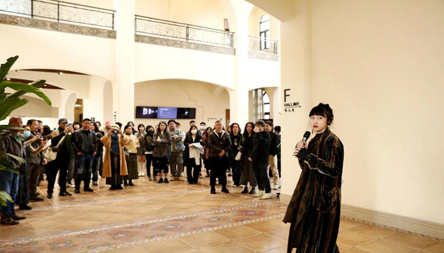 艺术家尹韵雅个展《潮间带》成都开幕