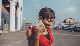 來自中國的“非洲手機(jī)之王”，曾一年狂賣1.74億部，如今卻深陷困境？