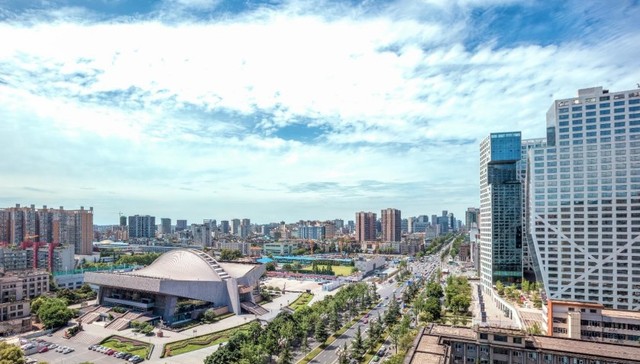 巨擘携手、链主签约……成都市武侯区经济建设奋进春天里