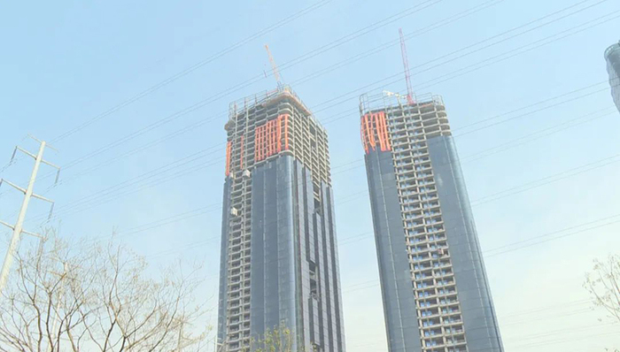 真如海纳再添新地标！中海中心超高层双子塔楼A座正式封顶