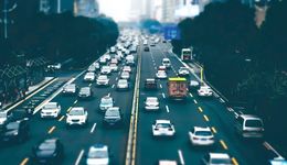 汽车降价潮下的4S店：卖一辆车亏60，彻底躺平