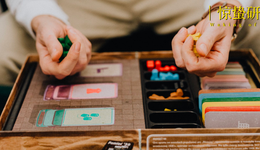 不辦卡的年輕人，開始“整頓”消費(fèi)市場