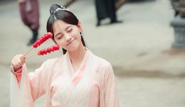 從街邊攤到專賣店，糖葫蘆走出了“高端范”