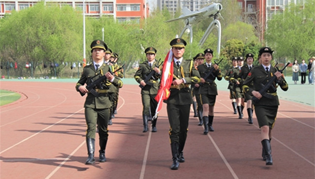 少年当立凌云志，报效祖国会有时——青岛职业技术学院举行2022级学生军训开营仪式