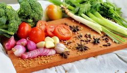 中式快餐走向萬(wàn)店：標(biāo)準(zhǔn)化、規(guī)?；⒁惑w化