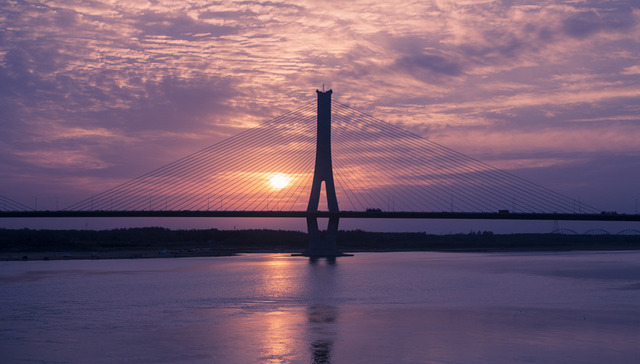 贡献起步力量，济南新旧动能转换起步区已累计引进141个高端优质项目，总投资3144亿元