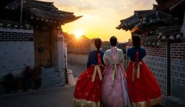 今年五一，我花钱在景区当上了“流水线公主”