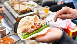 淄博燒烤不漲價的最大底氣，是山東強大的供應實力