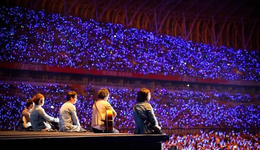 线下演唱会醒了，粉丝的梦却碎了