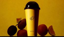 19元一杯的FENDI卖爆，喜茶在想什么？